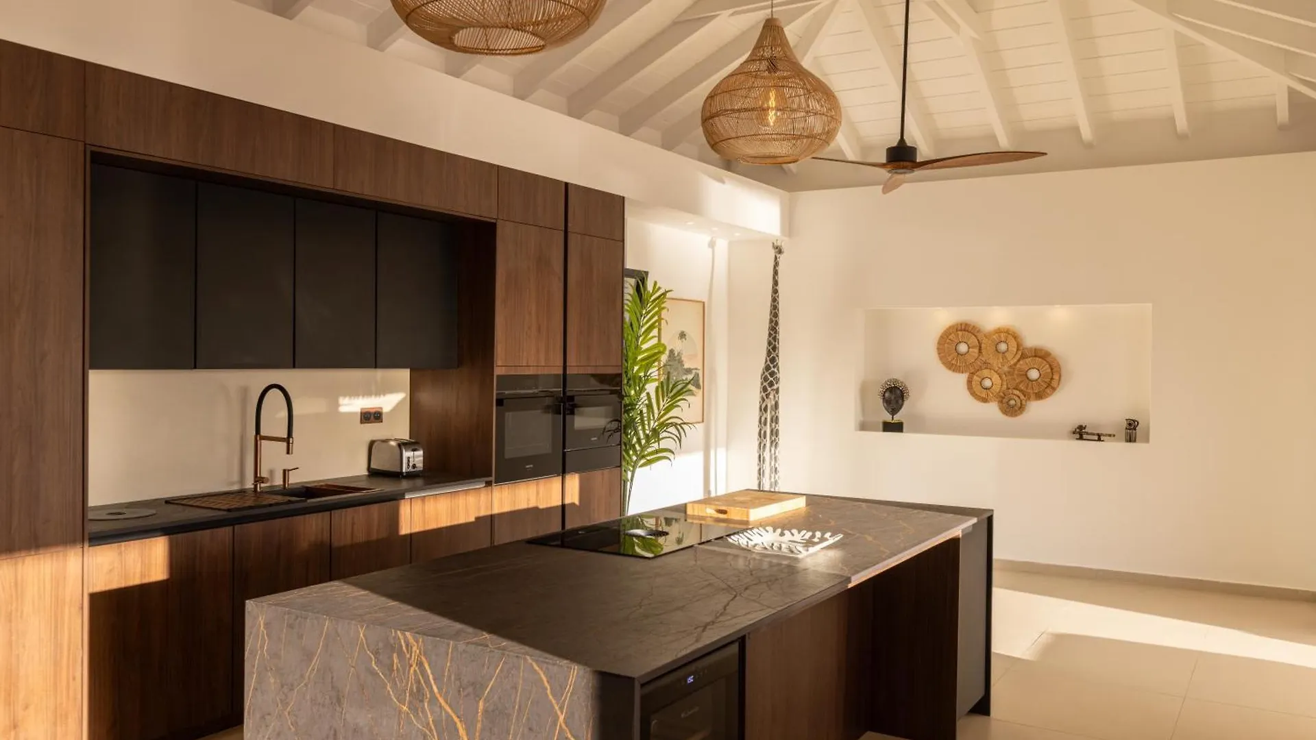 Luxury Villa Nuit Jade, Ocean View Escape Les Terres Basses