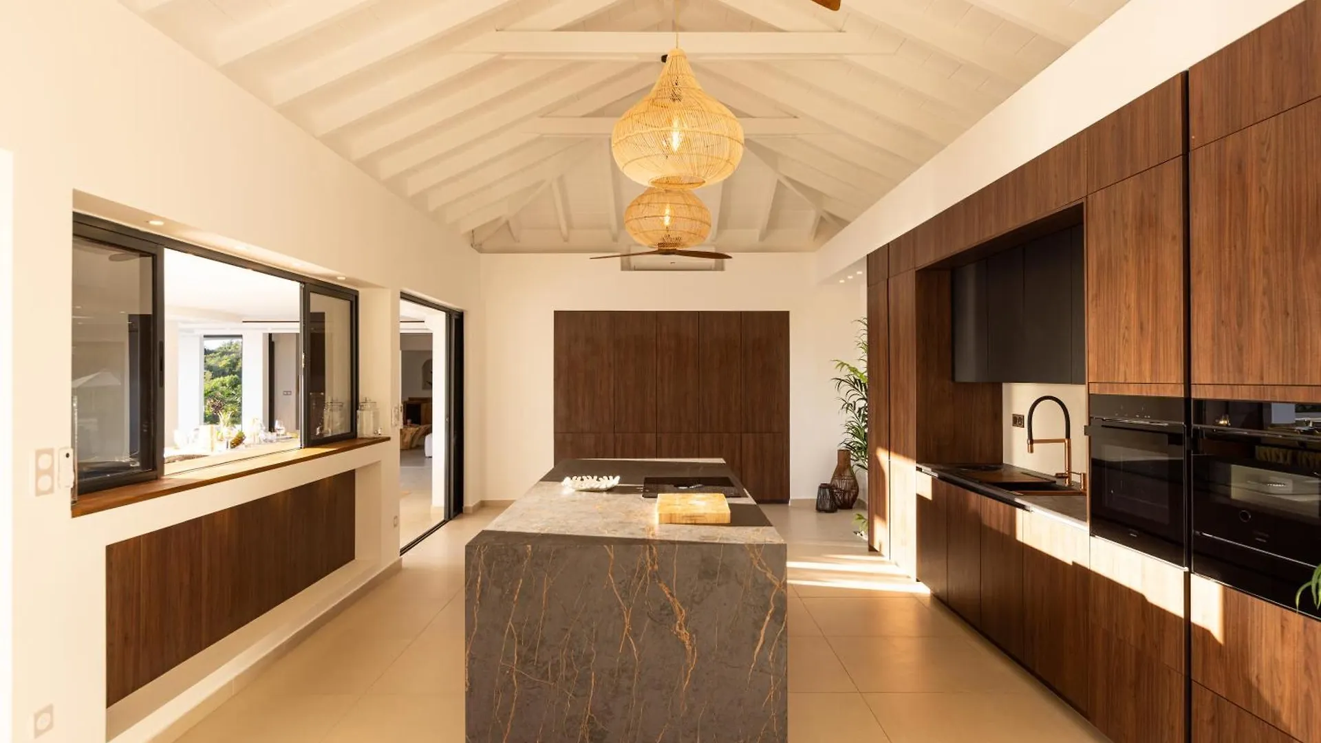 Luxury Villa Nuit Jade, Ocean View Escape Les Terres Basses